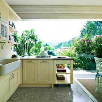 Екологична остъклена кухня
