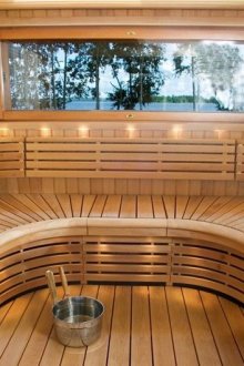 Голяма пейка в парната баня