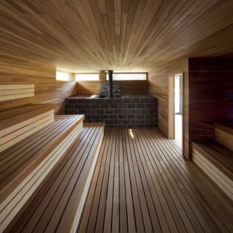 Просторна парна баня
