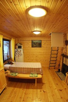 Удобна съблекалня с кът за сядане