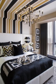 Активен акцент върху стената и тавана в спалнята