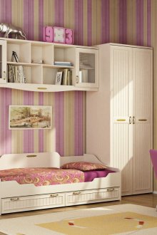 Раиран тапет с детска стая за момиче