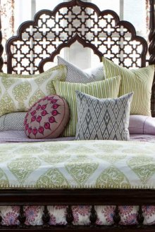 Декоративни възглавници за украса на източния интериор