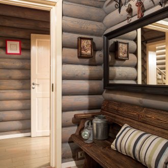 Дървен таван в къщата