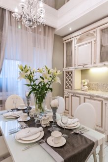 Красива ярка кухня в италиански стил