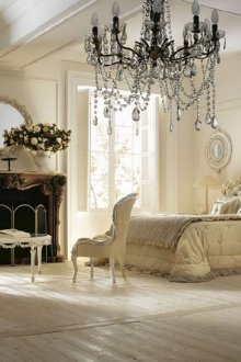 Спалня в италиански стил в бели и бежови цветове