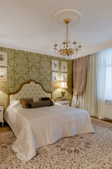 Просторна спалня в италиански стил