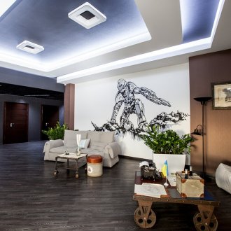 Рисунка на робот в интериора