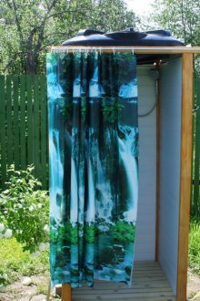 Красив душ в района със завеса