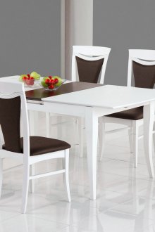 Бели и кафяви столове за хранене