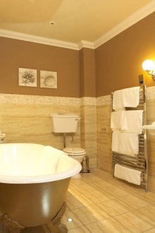 Вана с кафяв крем