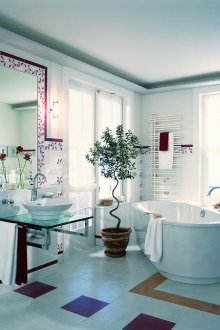 Бяла и лилава баня