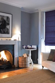 Сини римски завеси в хола