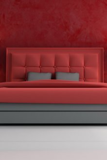 Бургундия и бяло в спалнята