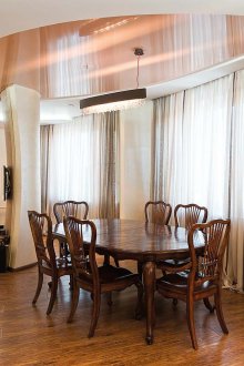 Телевизионна колона в хола