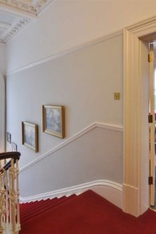 Корнизи по стълбите