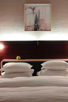 Бяла мазилка в спалнята