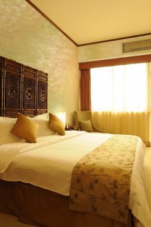 Копринено златисто мазилка в спалнята