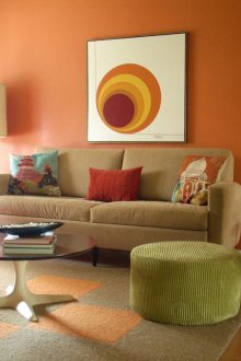 Светъл прасковен хол