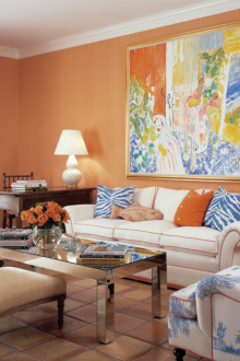 Прасковени стени в хола