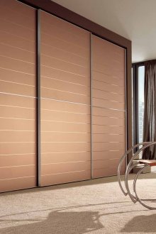 Стенен гардероб