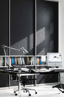 Черен фасаден вграден гардероб