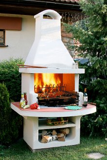 Компактна бяла фурна за барбекю