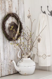 Винтидж чайник и клонки във винтидж стил