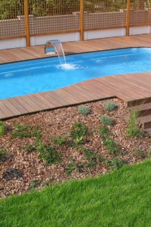 Красив дизайн на открит басейн