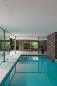 Вариант на дизайн на къща с басейн