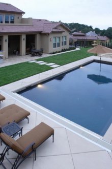 Красив заден двор басейн