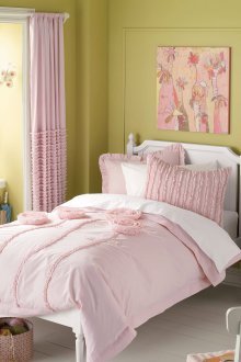 Маслинови стени в детската спалня