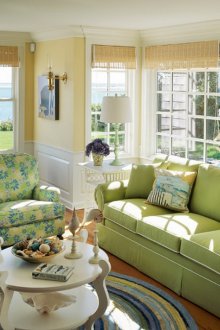 Маслинени мебели в хола