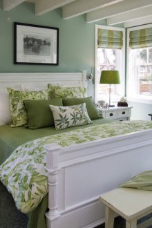 Нюанси на маслинов цвят в интериора на спалнята