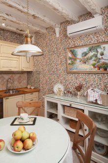 폴리 우레탄으로 만든 주방 천장의 빔