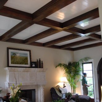 거실의 장식 천장 빔