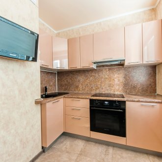 Ъглов кухненски комплект с праскови