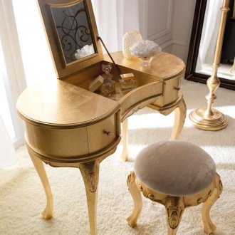 Golden dressing table with lifting mirror