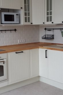 Бяла качулка в кухнята