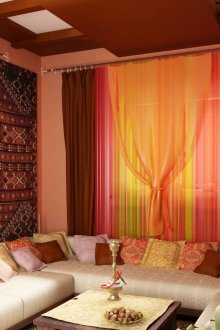 Orientalisches Wohnzimmer in warmen Farben