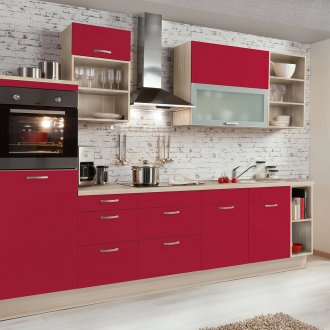 Бежова и шарларна кухня