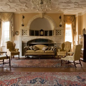 Beautiful decor in the living room in the Empire style