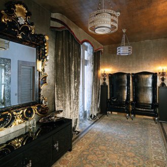 Empire style brown ceiling