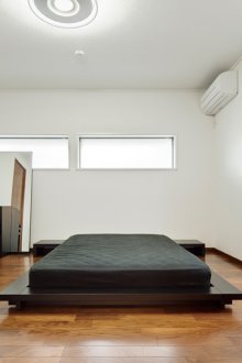 Japanese-style minimalist bedroom