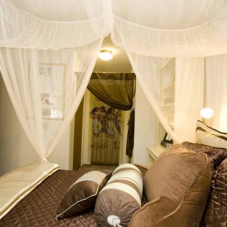 Декорация на изходите от стаите в египетски стил с плат