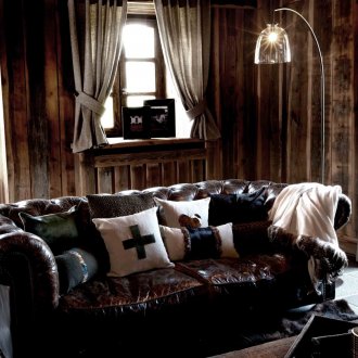 Малка ловна / хижа тъмна дневна