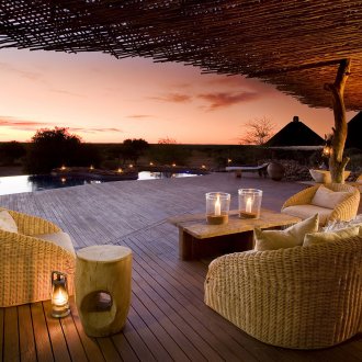 Свещи за подове и маса на терасата