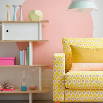 Розово и жълто в хола