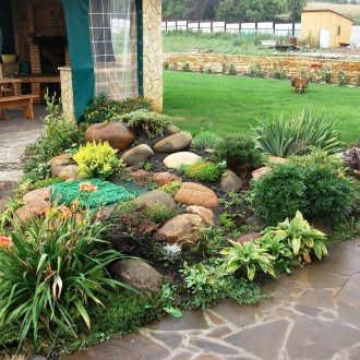 Скална градина на беседката