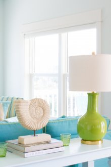 Комбинацията от синьо и ярко зелено в интериора